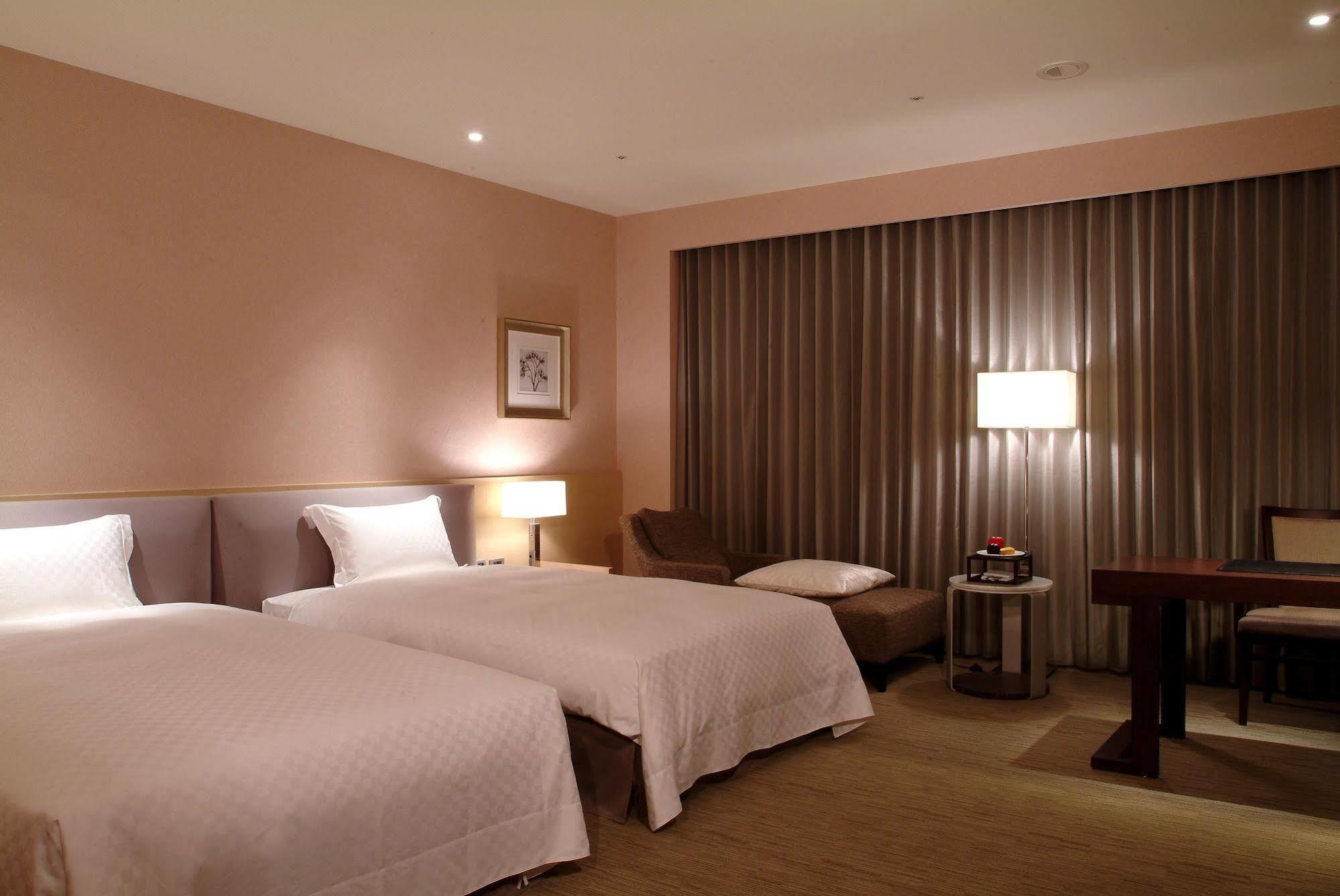 Taipung Suites Tainan Exterior photo